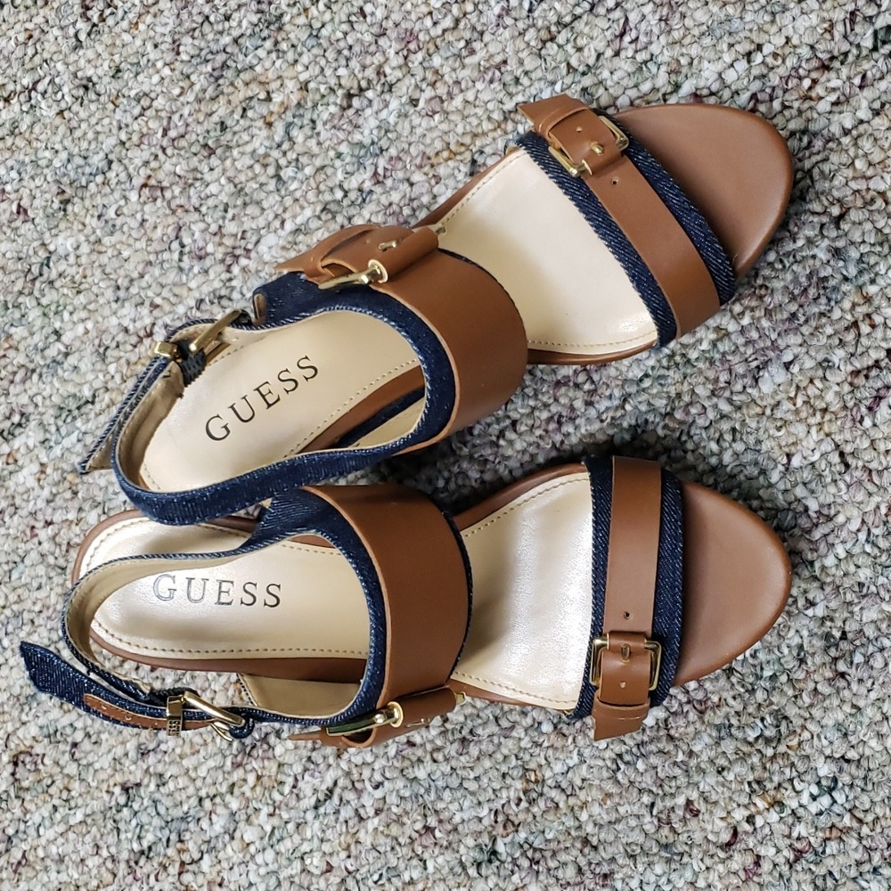 GUESS wedge sandals in EUC